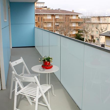 Residenza Edda Apartment Линяно Сабиадоро Екстериор снимка