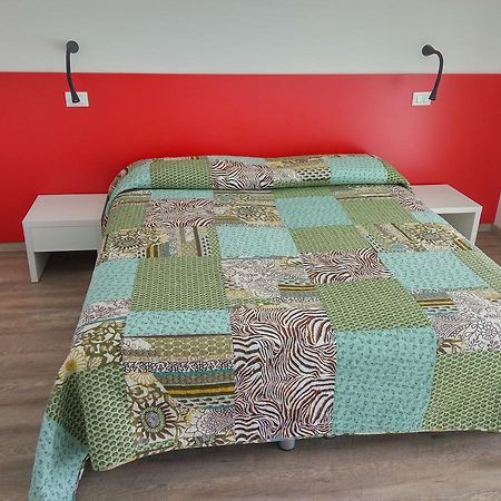 Residenza Edda Apartment Линяно Сабиадоро Екстериор снимка