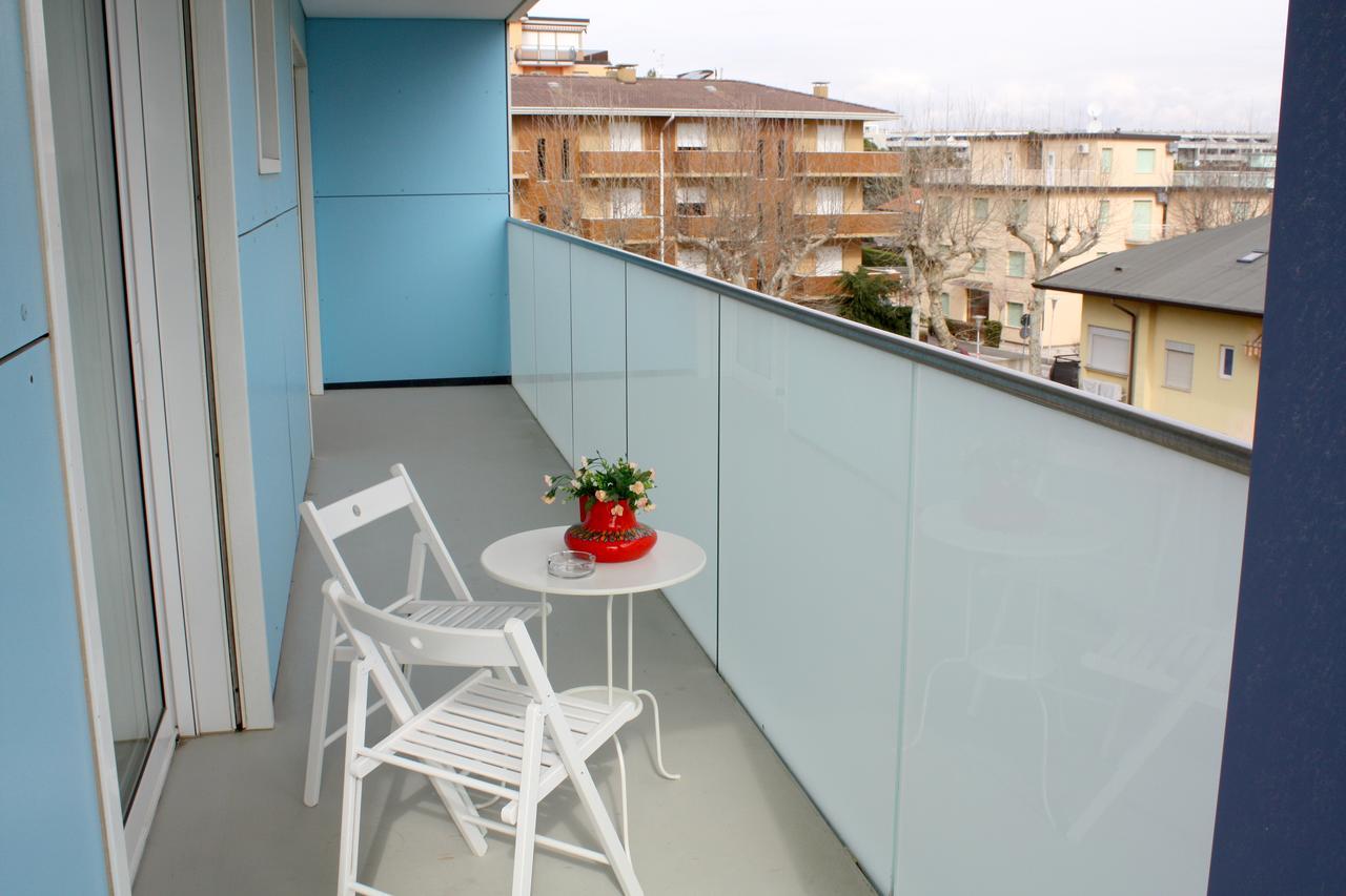 Residenza Edda Apartment Линяно Сабиадоро Екстериор снимка