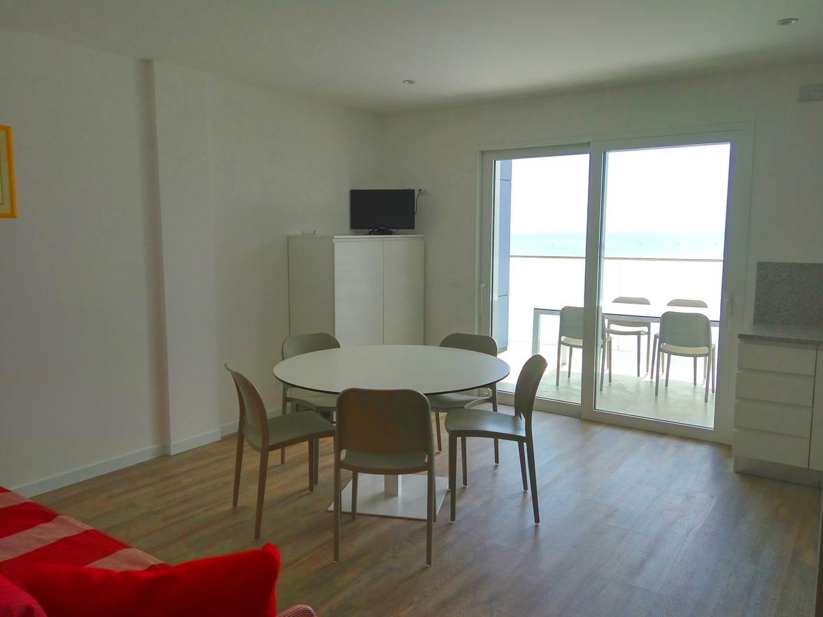Residenza Edda Apartment Линяно Сабиадоро Екстериор снимка