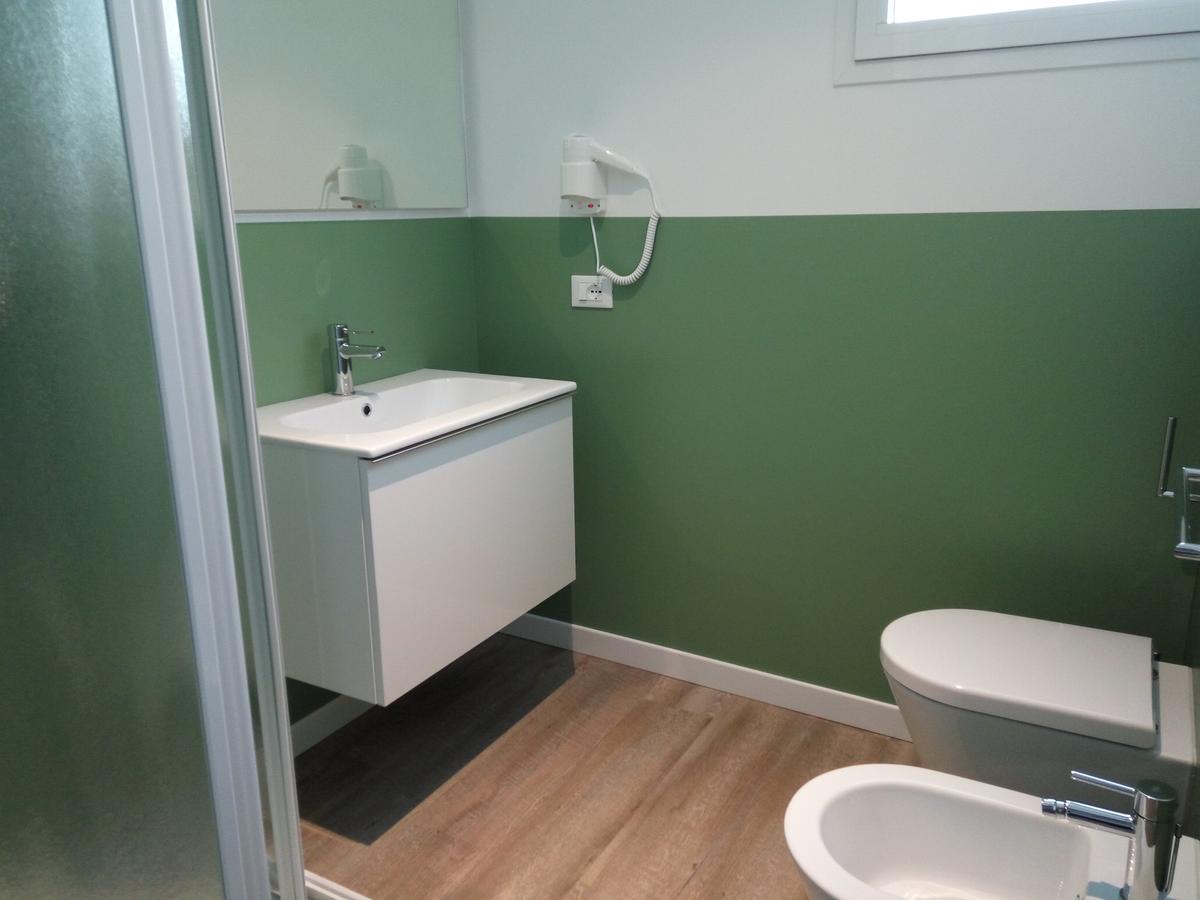 Residenza Edda Apartment Линяно Сабиадоро Екстериор снимка