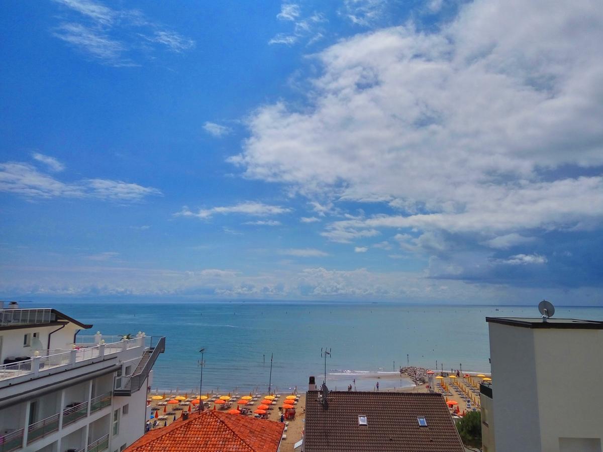 Residenza Edda Apartment Линяно Сабиадоро Екстериор снимка