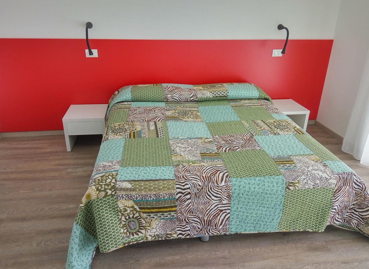 Residenza Edda Apartment Линяно Сабиадоро Екстериор снимка